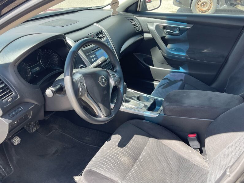 
								2015 Nissan Sentra S full									