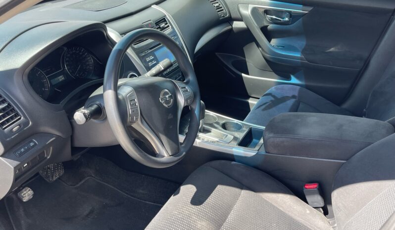 
								2015 Nissan Sentra S full									