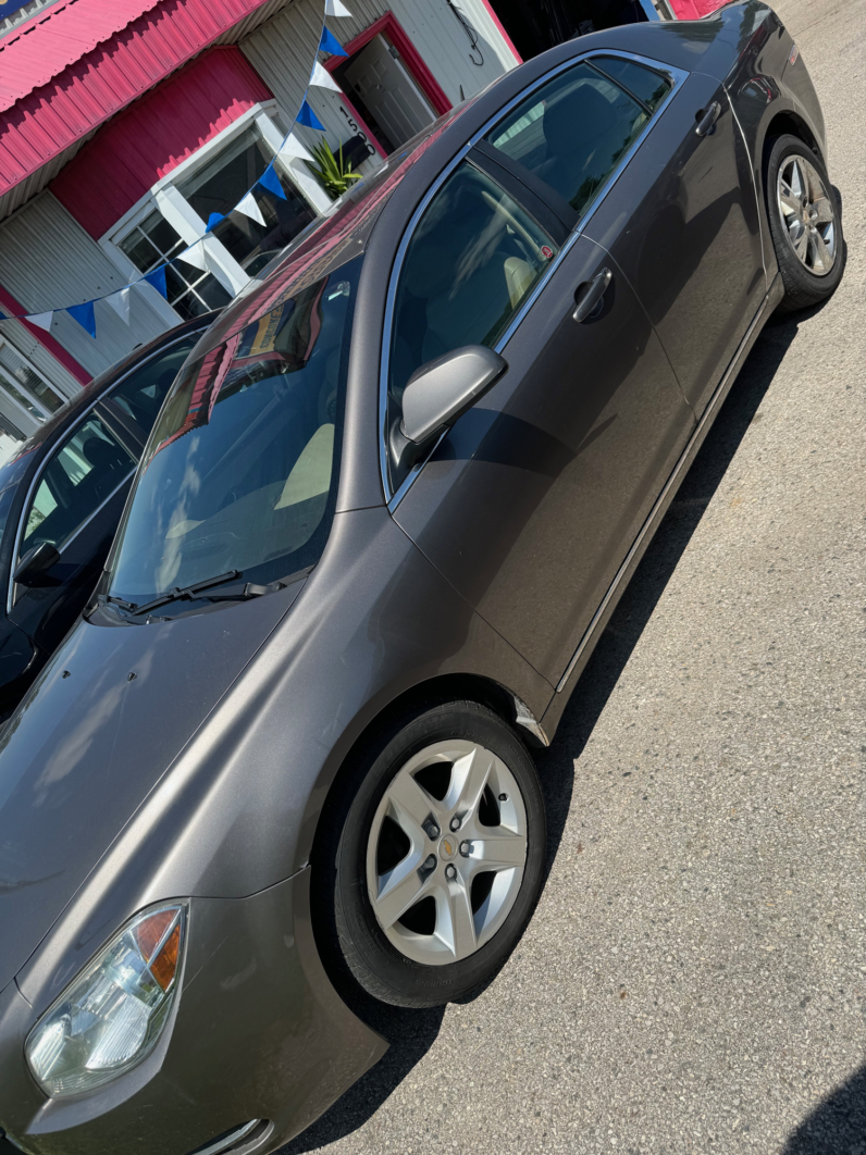 
								2011 Chevrolet Malibu full									